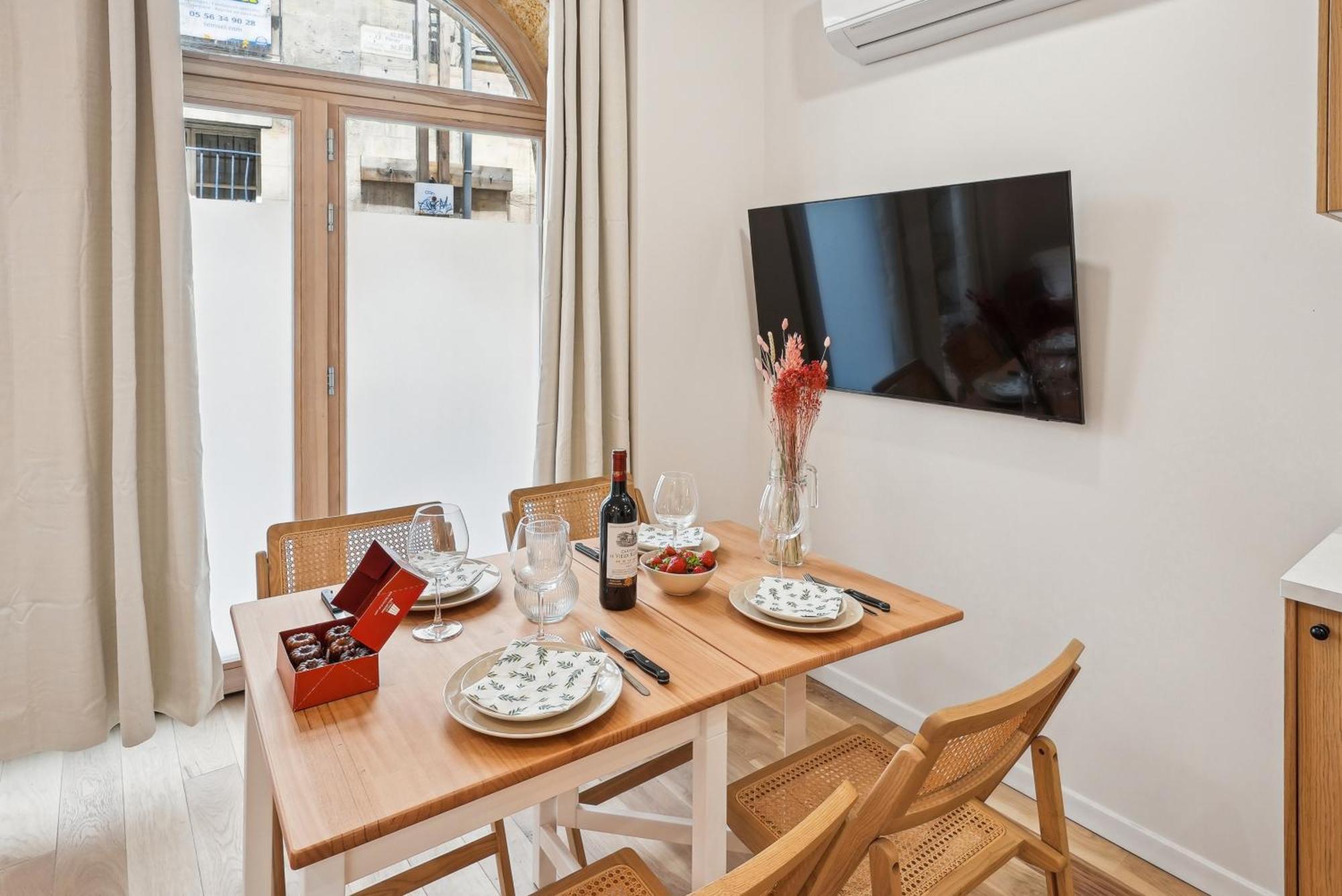 Lavie Maison Central & Hot Tub Μπορντό Εξωτερικό φωτογραφία