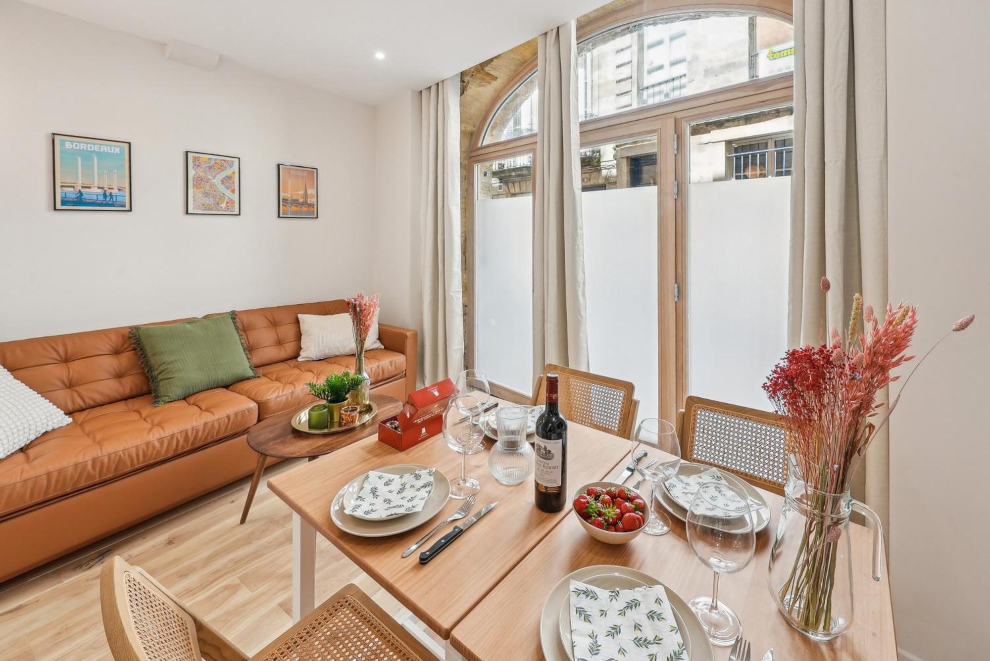Lavie Maison Central & Hot Tub Μπορντό Εξωτερικό φωτογραφία