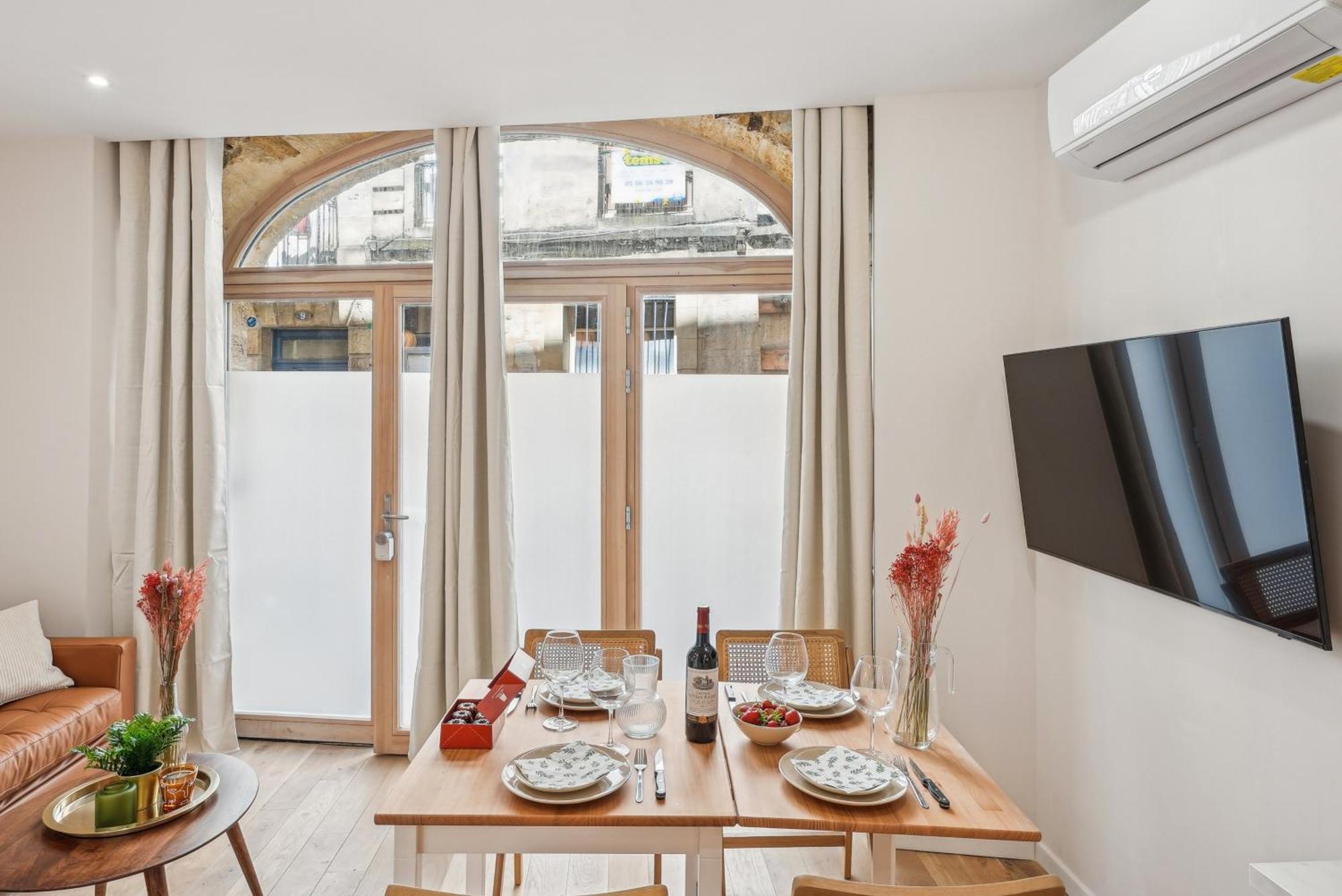 Lavie Maison Central & Hot Tub Μπορντό Εξωτερικό φωτογραφία